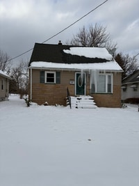 Building Photo - 5324 Kohout St