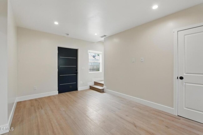 Building Photo - 6708 Riverton Ave