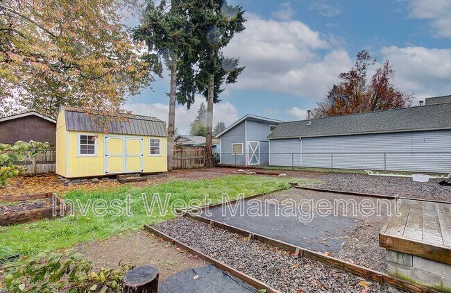 Building Photo - 2306 E 27th St