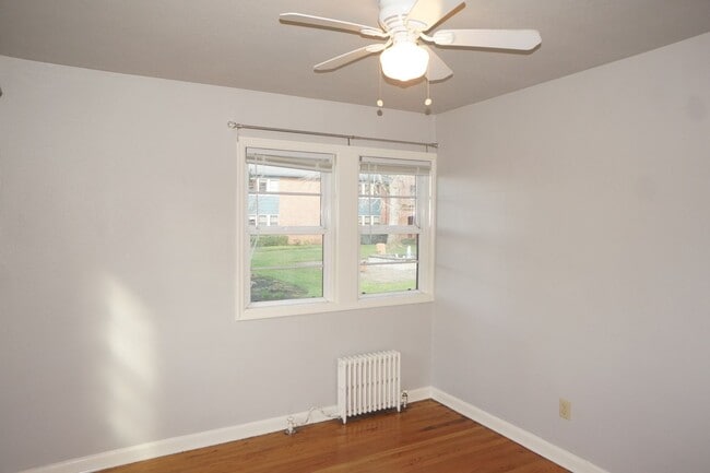 Building Photo - North Mt Tabor one bedroom Condo. Immaculate condition! - APPLICATION PENDING