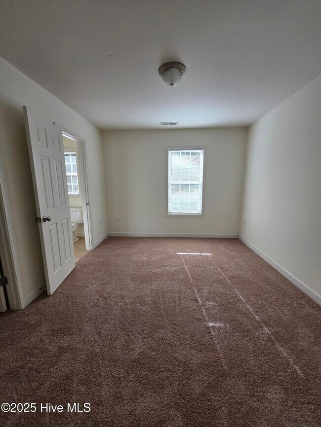 Building Photo - 208 Durango Pl