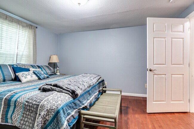 Building Photo - 507 Cambridge St