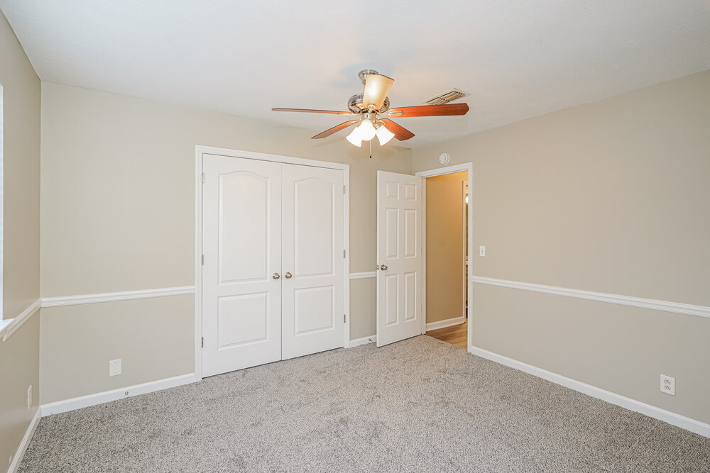 Building Photo - 642 Knollwood Dr