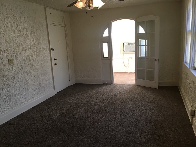 Living room - 669 Avenue B NW