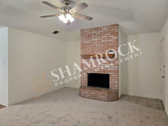 Building Photo - 2/2 Duplex in Midway ISD!
