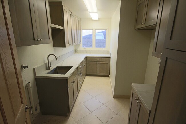 Building Photo - Amazing La Jolla North PB home with panoramic views of the ocean, bay and downtown