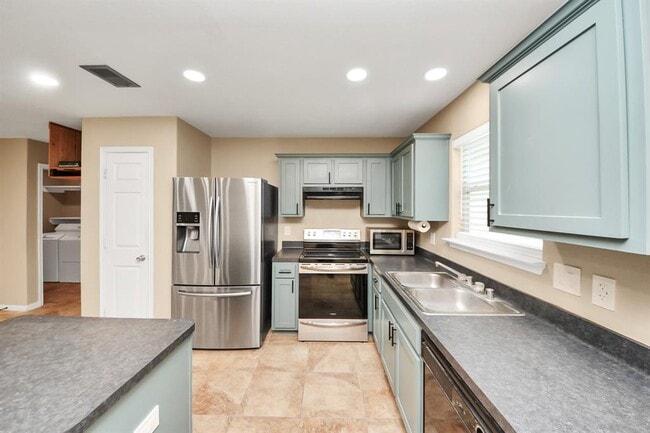 Building Photo - 4106 Falling Trace Ln