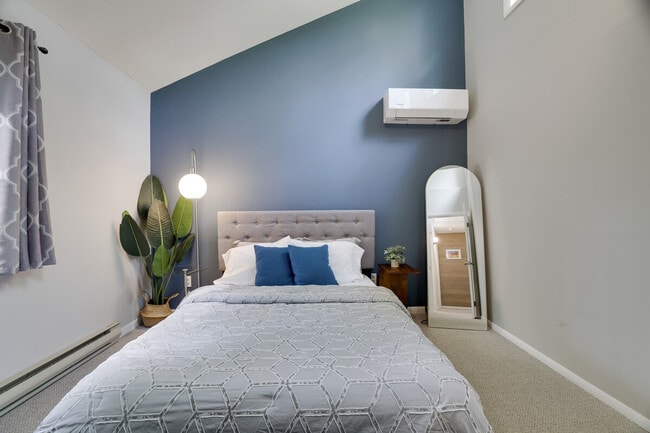 Building Photo - 141 Tommy's Ln