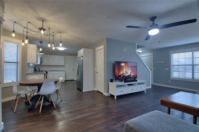 Building Photo - 2924 Canyon Oaks Ct