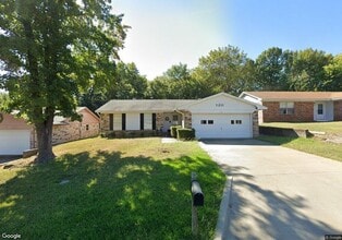 Building Photo - 1211 Rolling Ln Dr