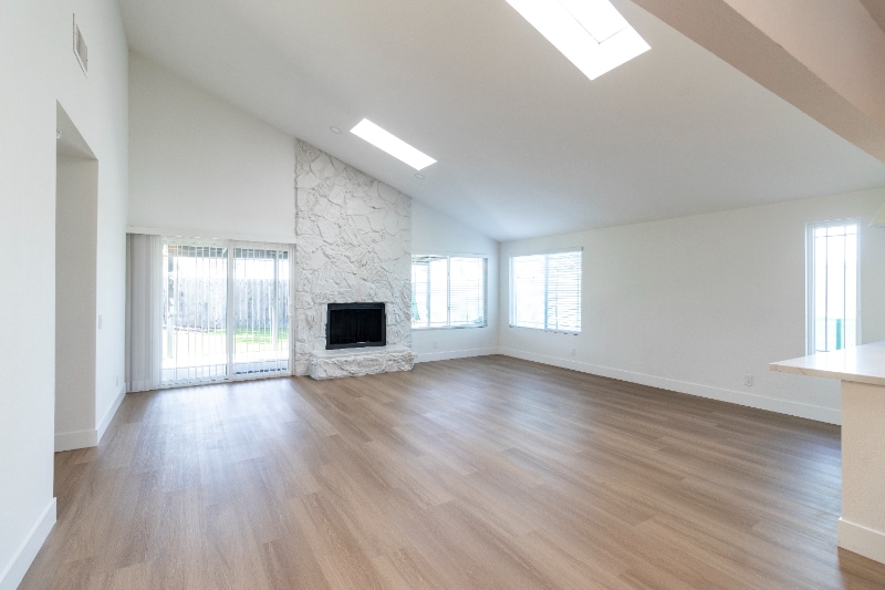 Building Photo - 10766 Parkdale Ave