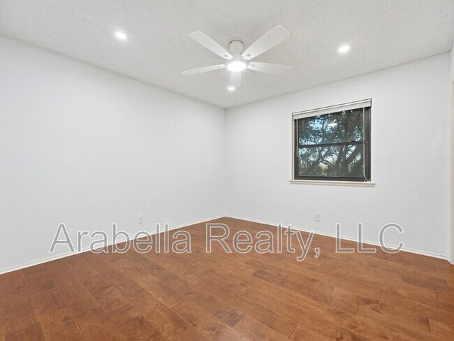 Building Photo - 8607 Norwich Dr