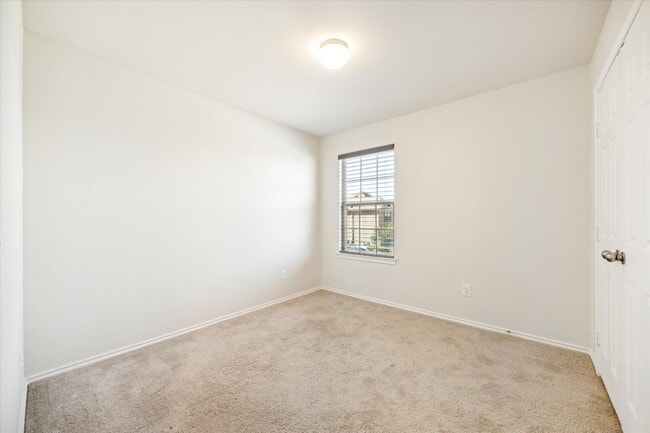 Building Photo - 1606 Avocet Way