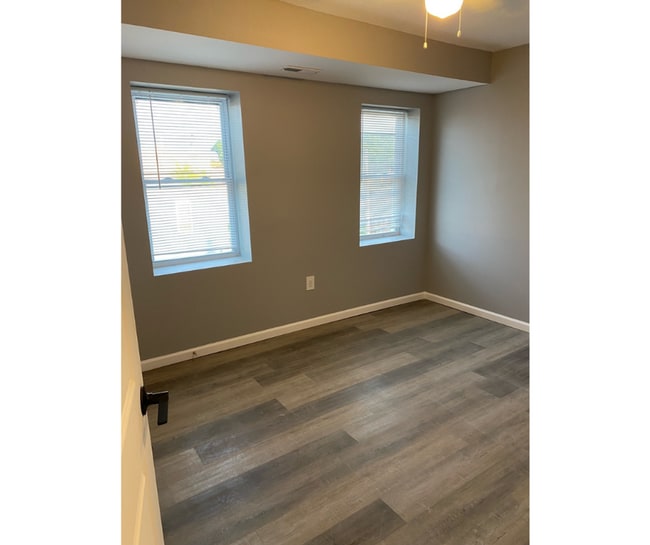 Building Photo - 6 S Franklintown Rd