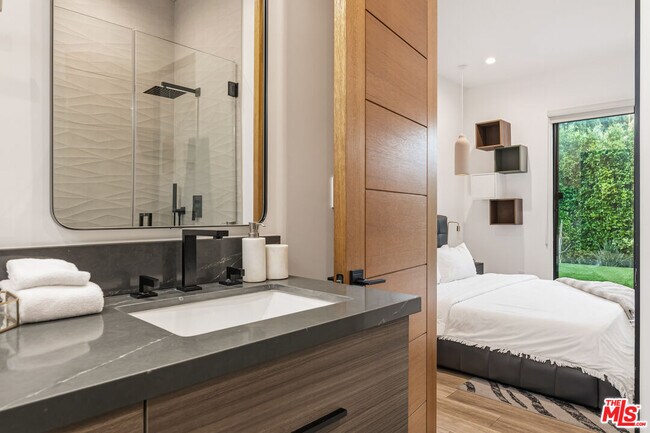 Building Photo - 22747 Erwin St