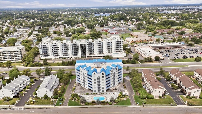 Building Photo - 300 Ocean Ave N