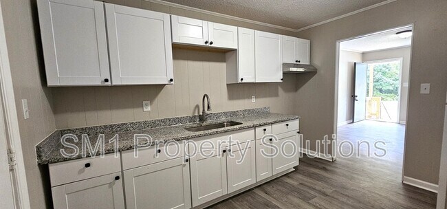 Building Photo - 307 N Hall St