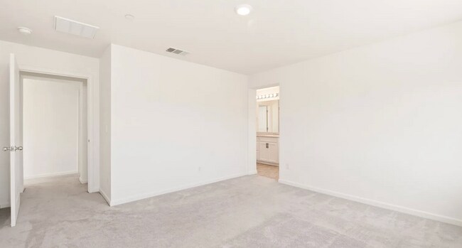 Building Photo - Beautiful 3/2.5 (Solar) Natomas Gem!  Please read entire ad for viewings!