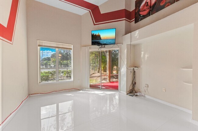 Building Photo - 4791 Via Palm Lakes Via