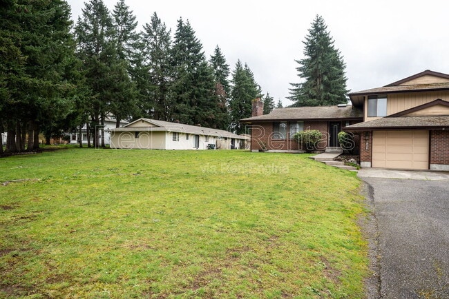 Building Photo - 1418 Tule Lake Dr S