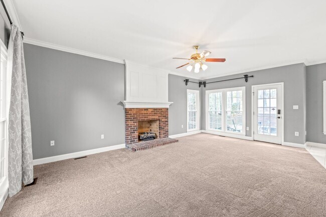 Building Photo - (Coming Soon) Full Brick Home in Matthews!