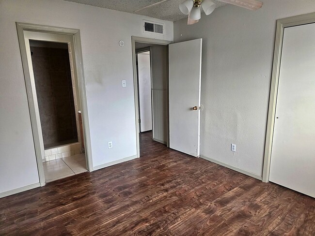 Building Photo - Great move in ready home close to Ft. Bliss