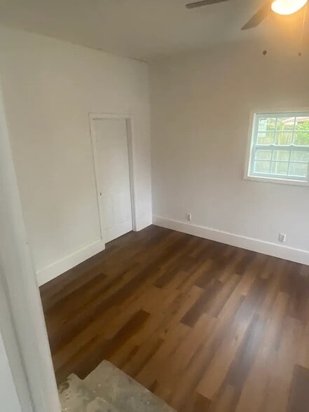 Building Photo - 1529 Basin St