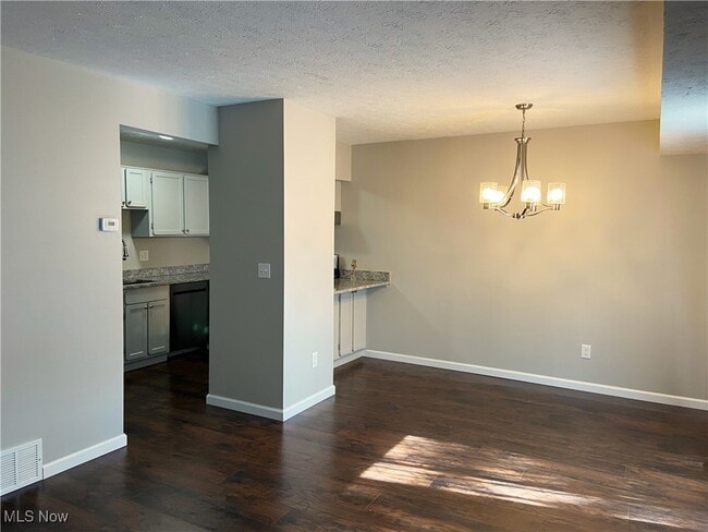 Building Photo - 1480 Cedarwood Dr