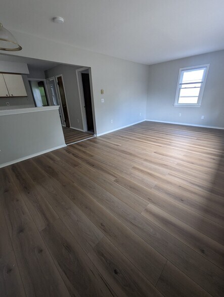 Building Photo - 220 Glen Haven Rd