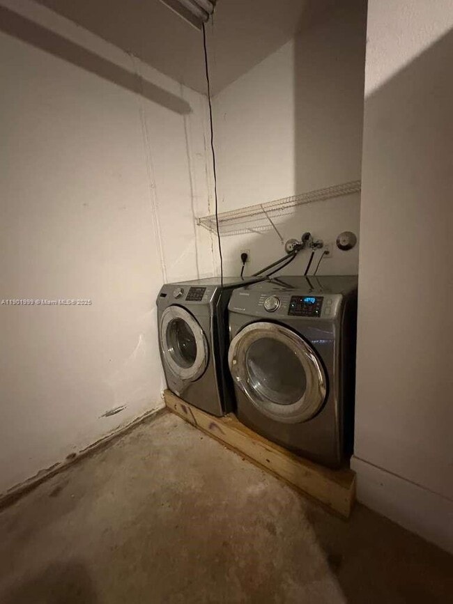 Building Photo - 1064 Golden Cane Dr