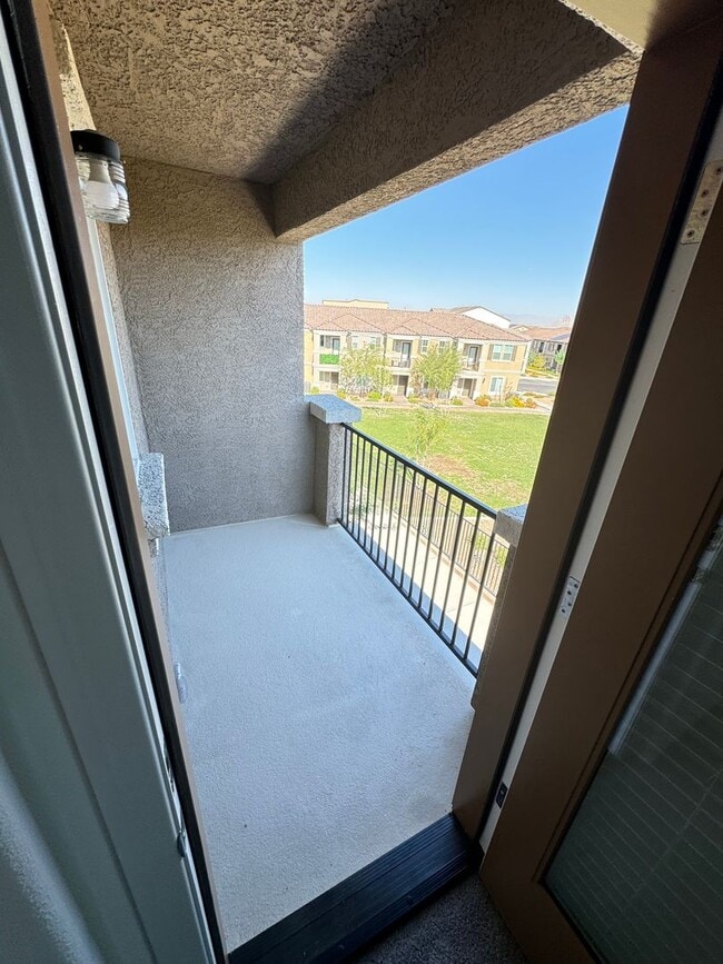 Building Photo - Charming 3-Bedroom Home with Open Layout, Balcony & Modern Finishes!