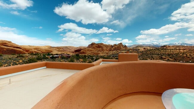Building Photo - Custom Adobe style home in exclusive Navaj...