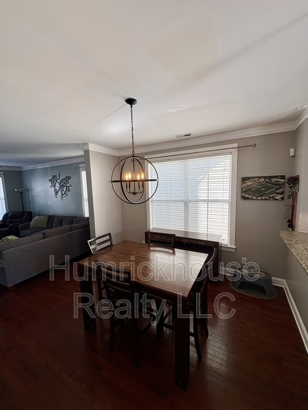 Building Photo - 515 Dubois Court