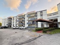 Building Photo - 5900 SW 127th Ave