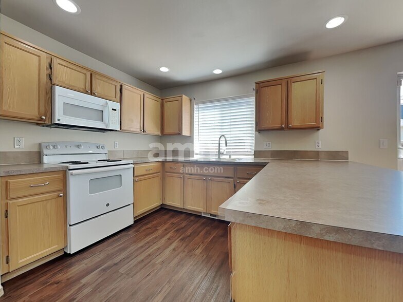 Building Photo - 1524 185th St Ct E