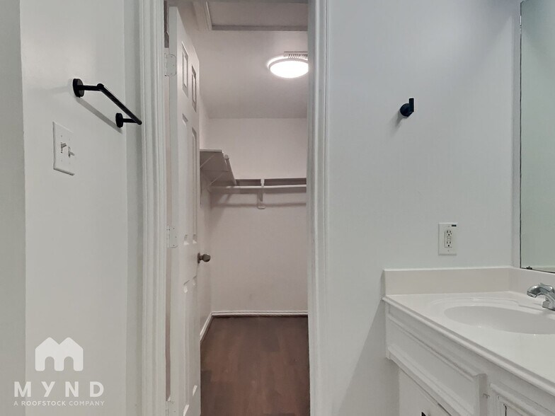 Building Photo - 1210 Palmer St