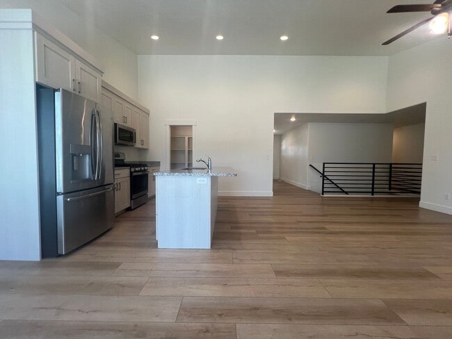 Building Photo - Beautiful Home Built in 2024, Upstairs