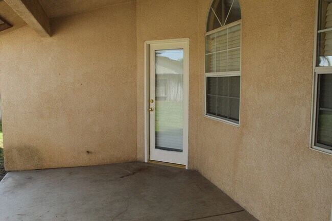 Building Photo - Southwest 5 bed 3 bath home