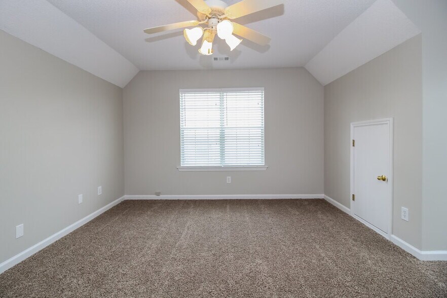 Building Photo - 412 Gresham Dr