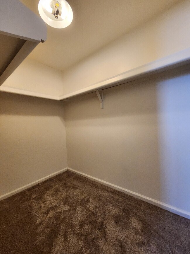 Building Photo - 216 N Casa Grande Ave