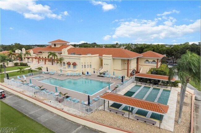 Building Photo - 3832 Sabal Springs Blvd