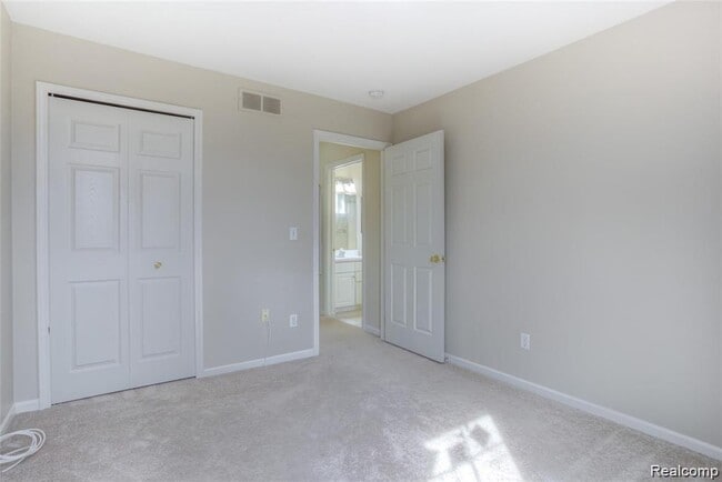 Building Photo - 38476 Lynwood Ct