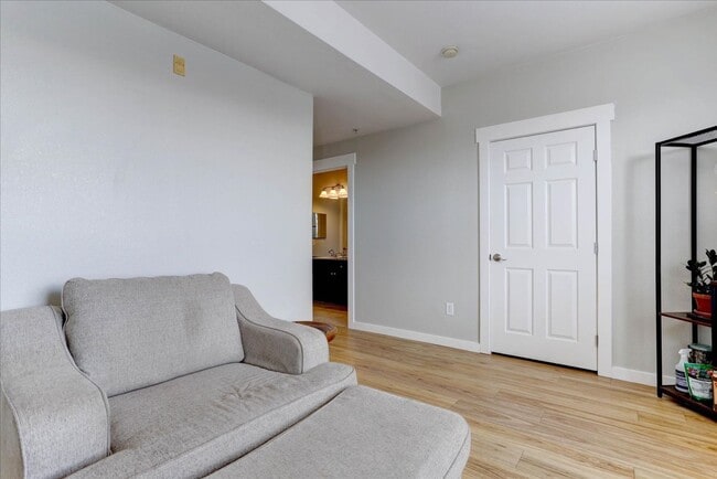 Building Photo - Charming 2-bedroom, 2-bath condo in Erie, CO,