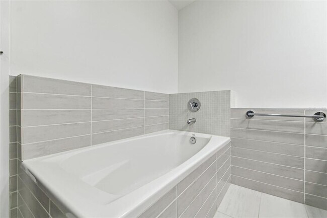 Building Photo - 111 N 12th St