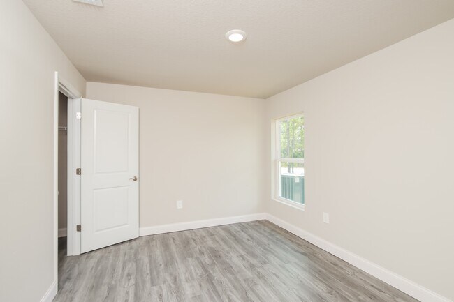 Building Photo - 332 Garbelmann St