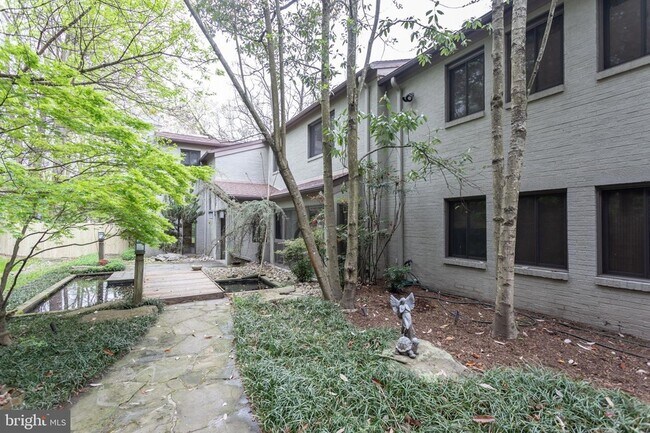 Building Photo - 1434 Kirby Rd
