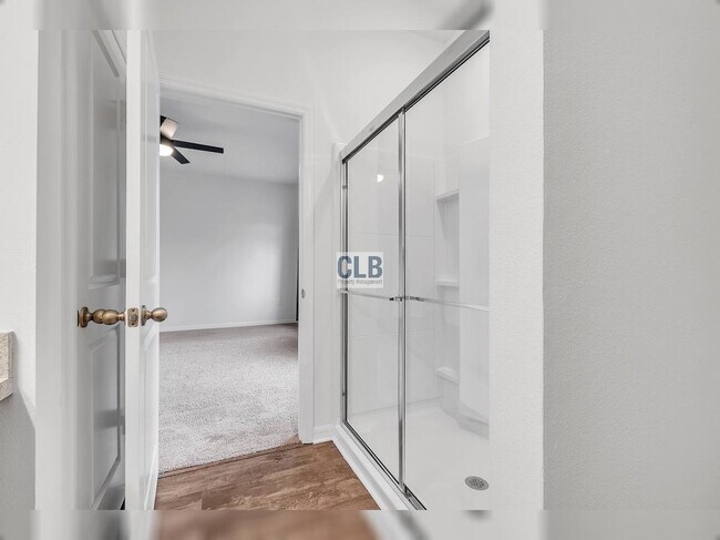Building Photo - Neverland3012