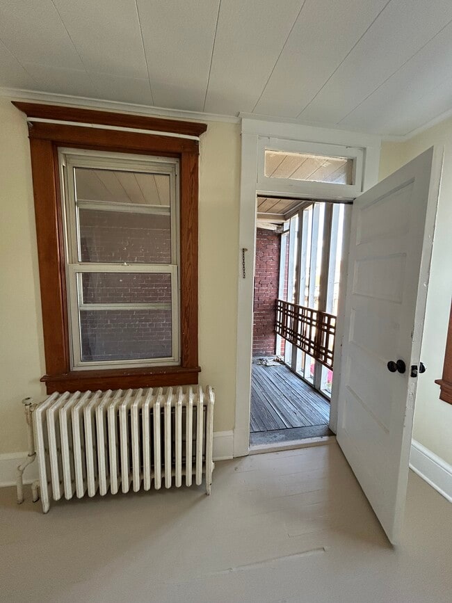 Building Photo - 33 Weber St