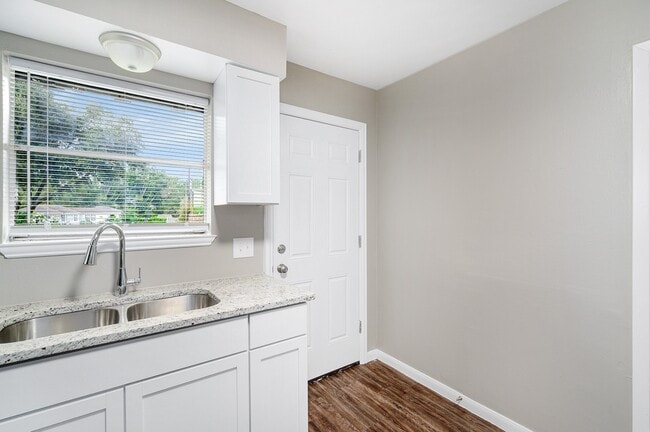 Building Photo - 1303 S 2nd St