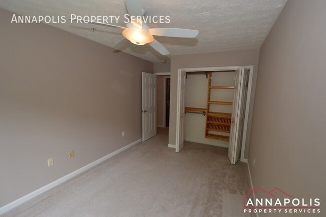 Building Photo - 30 Ironstone Ct